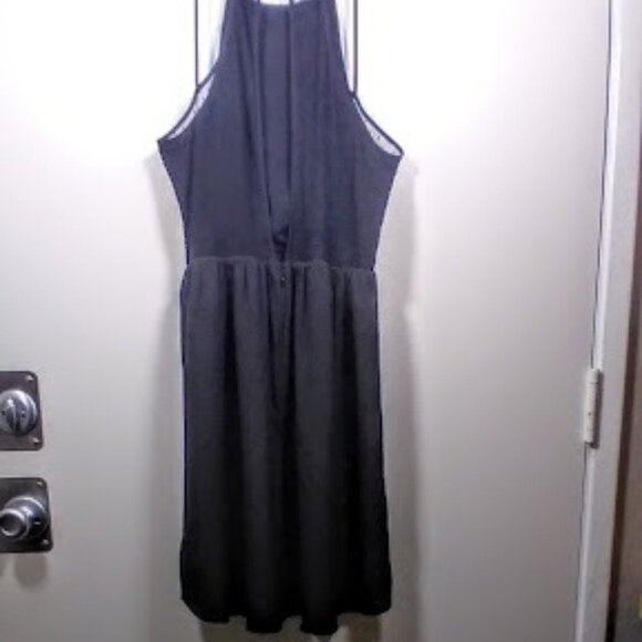 BCBGeneration Black Dress with Lace on open back Size: 8 - Picture 12 of 15